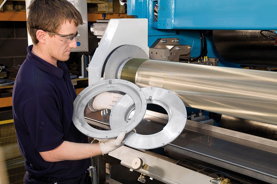 E+R pioneer fast-swap screen size for screen print industry.